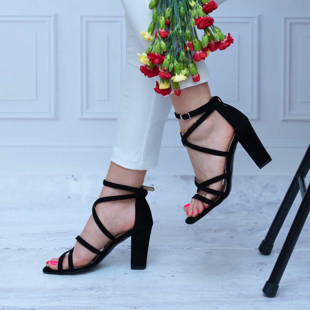 Czarne zamszowe sandały firmy Zan Zara 960 na 9 cm cm obcasie, wykonane z eco-skóry,słupek