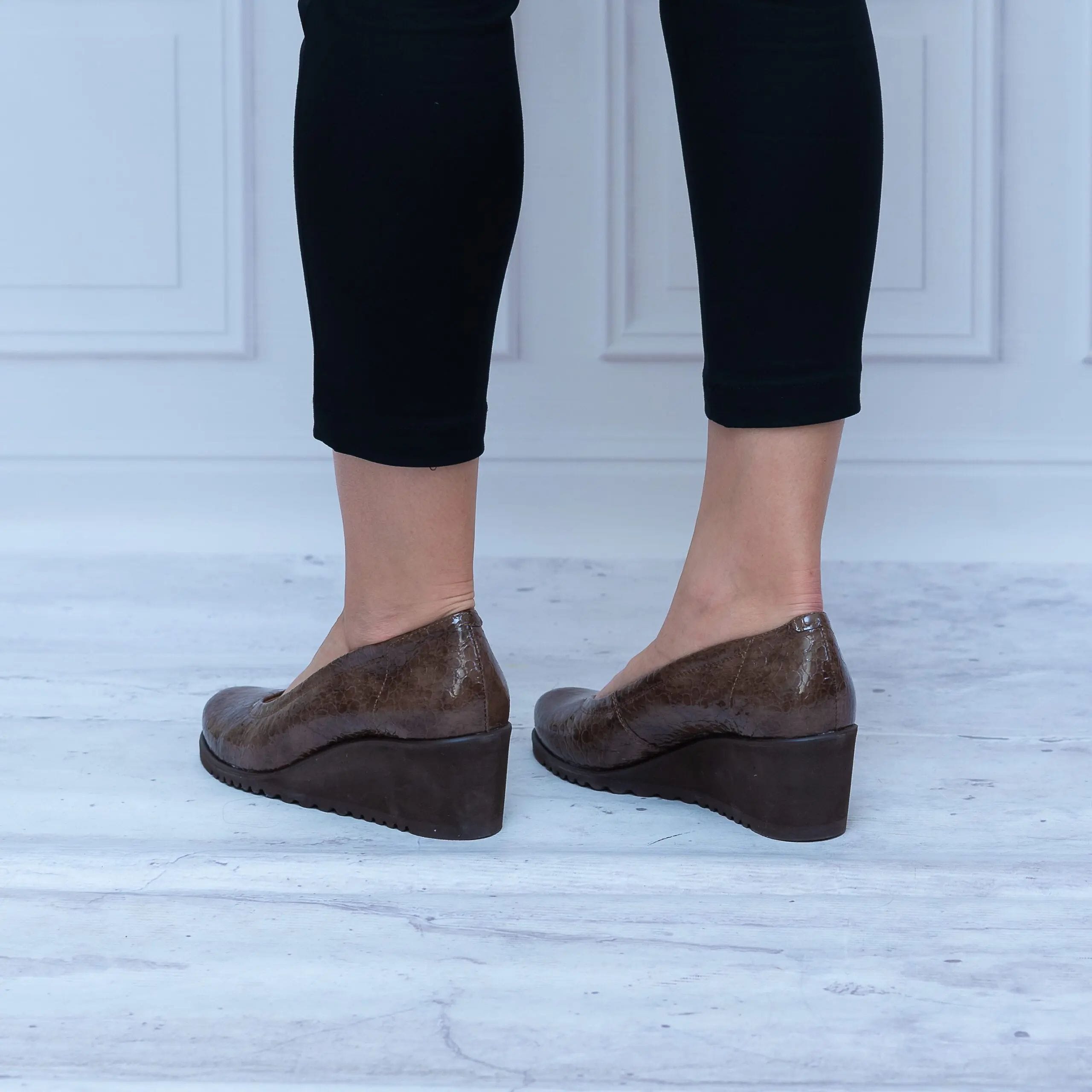 Bardzo Wygodne Buty Na Koturnie Damskie Skórzane Buty 34 Pulso - Do sukienki