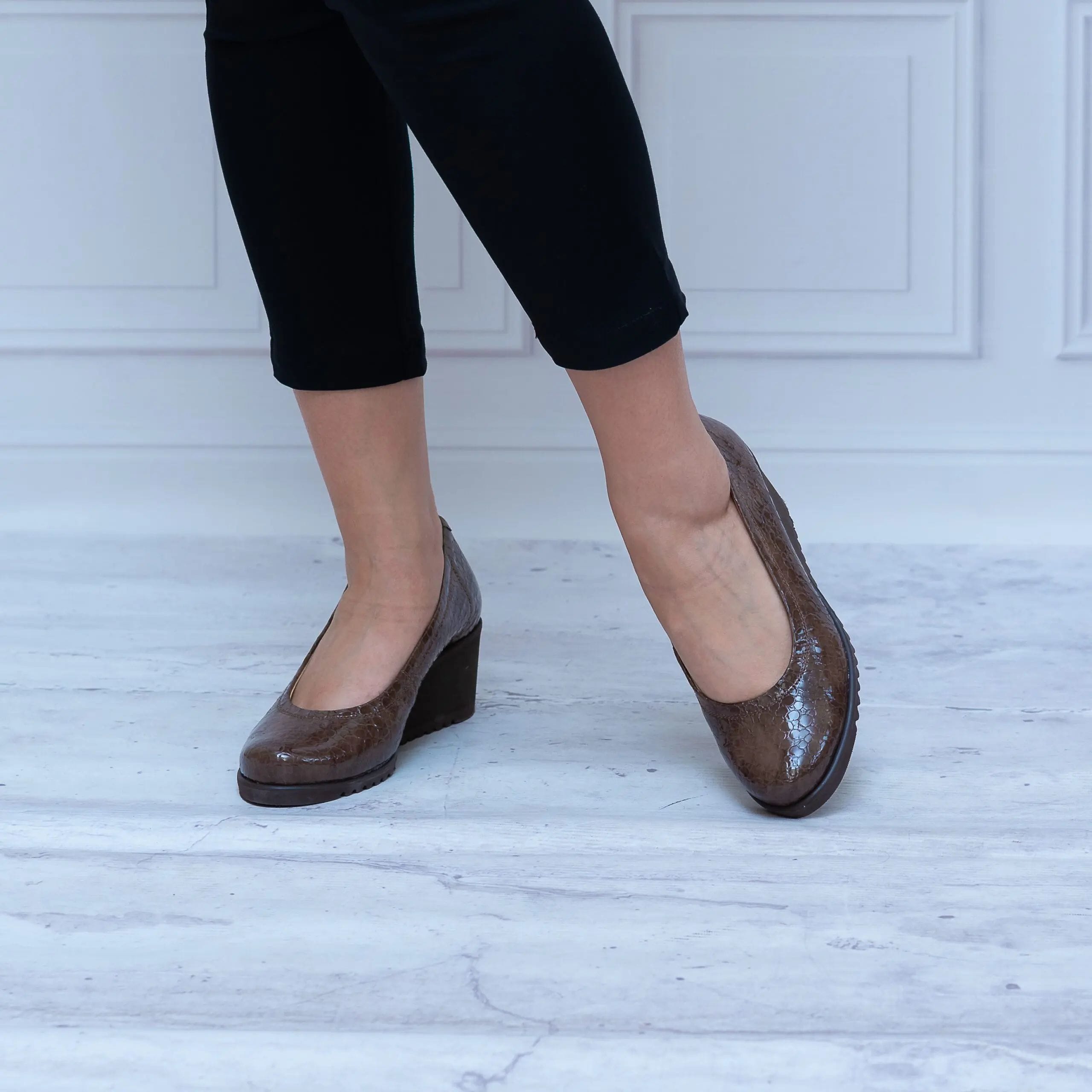 Bardzo Wygodne Buty Na Koturnie Damskie Skórzane Buty 34 Pulso - Na wiosnę
