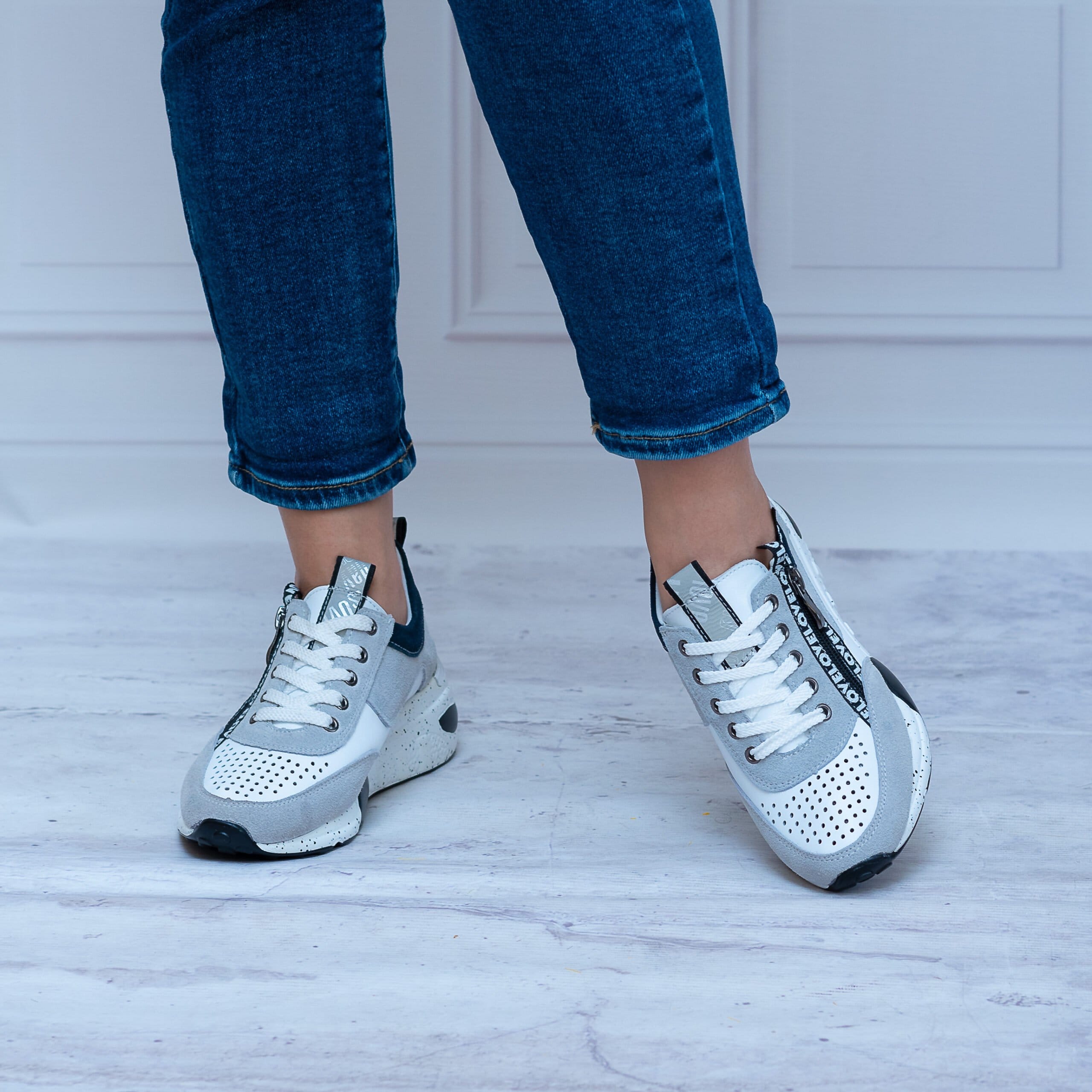 Szare Buty Sportowe Damskie Na Koturnie Skóra Wygodne Buty 40 - Styl sportowy