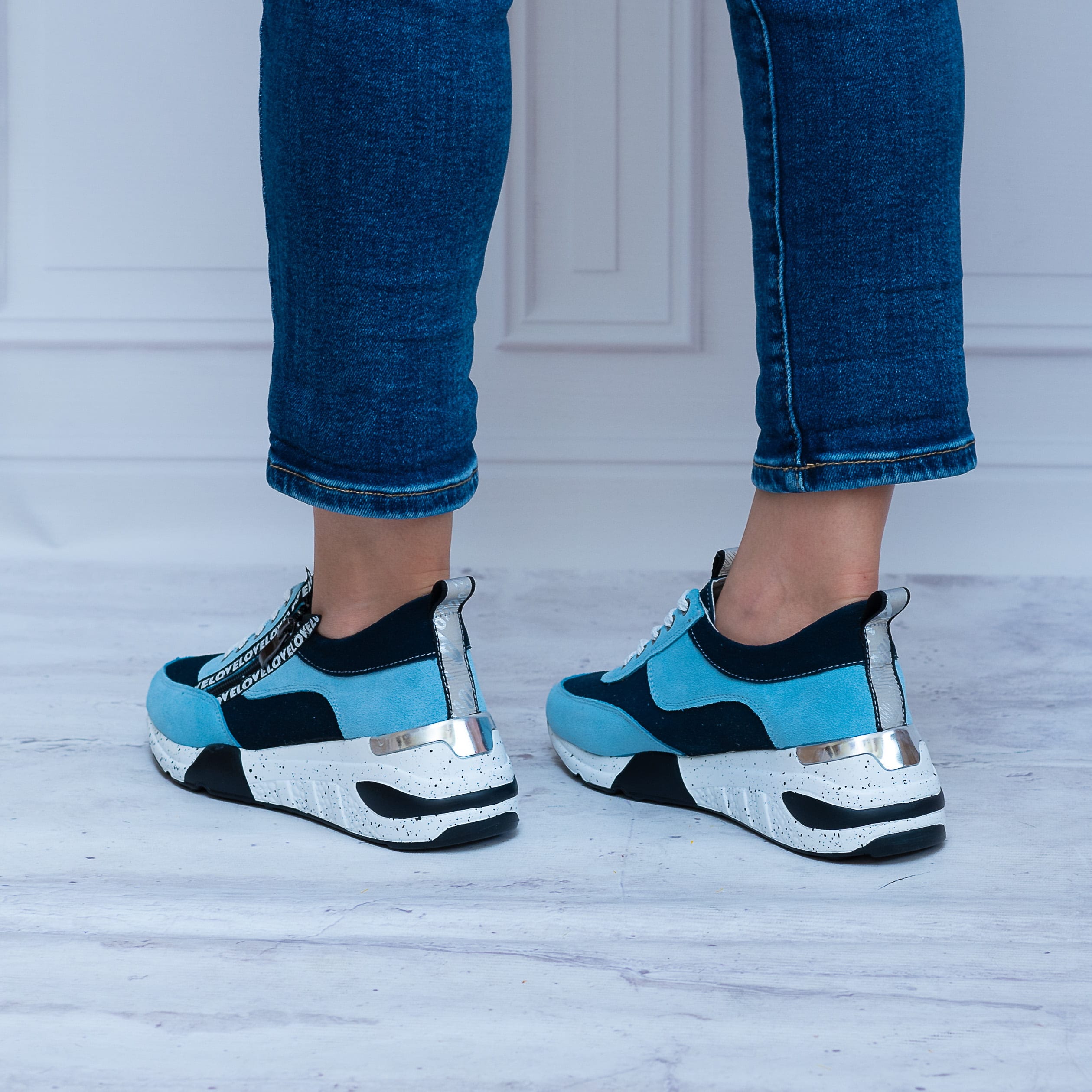 Niebieskie Buty Sportowe Damskie Na Koturnie Skóra Wygodne Buty 41 - Styl sportowy