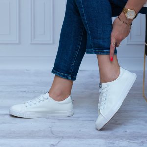 Białe Trampki Damskie z Eko Skóry – Wygodne Wiązane Trampki