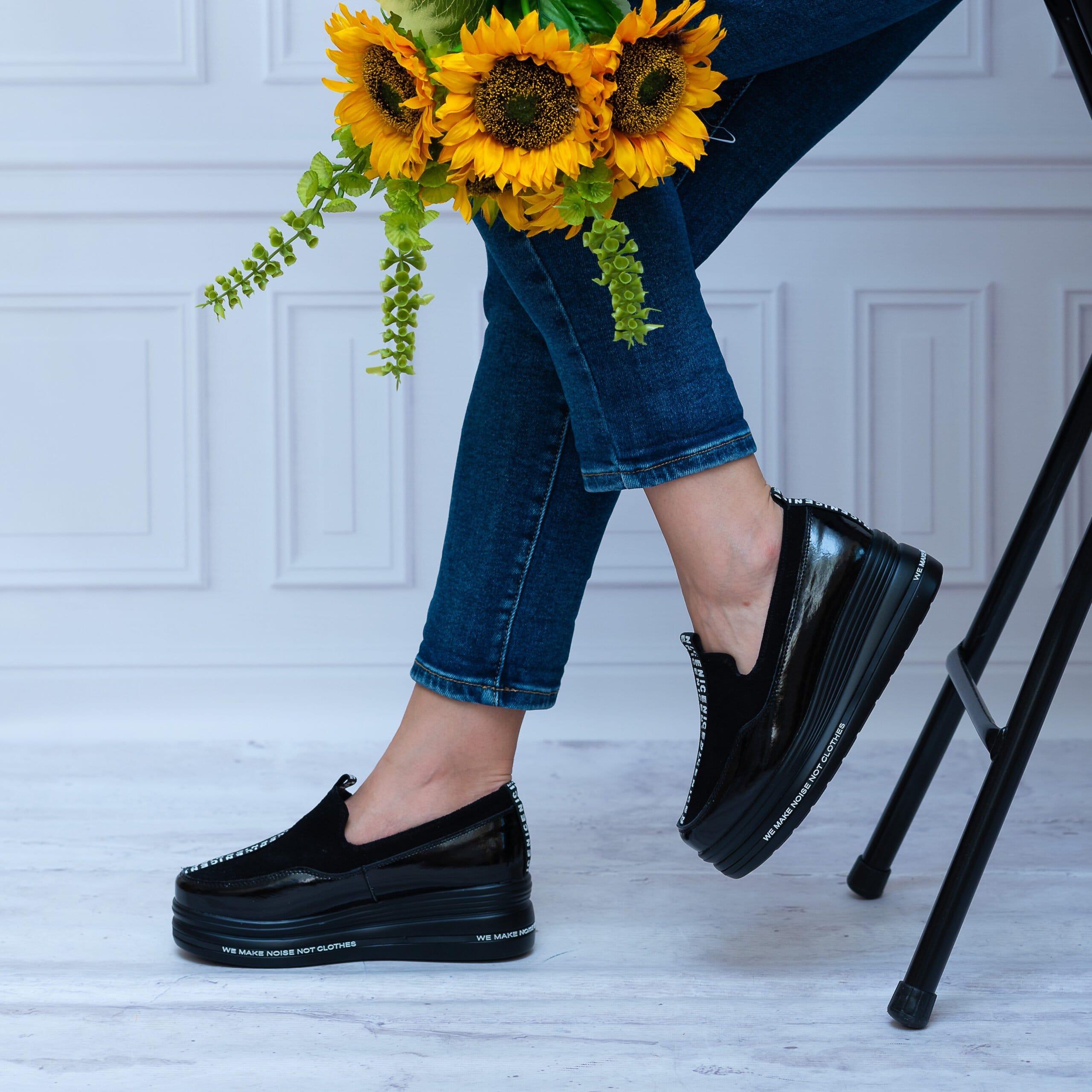 Pólbuty Damskie Na Grubej Podeszwie Czarne W21-110 BLK Wygodne Buty - Na wiosnę