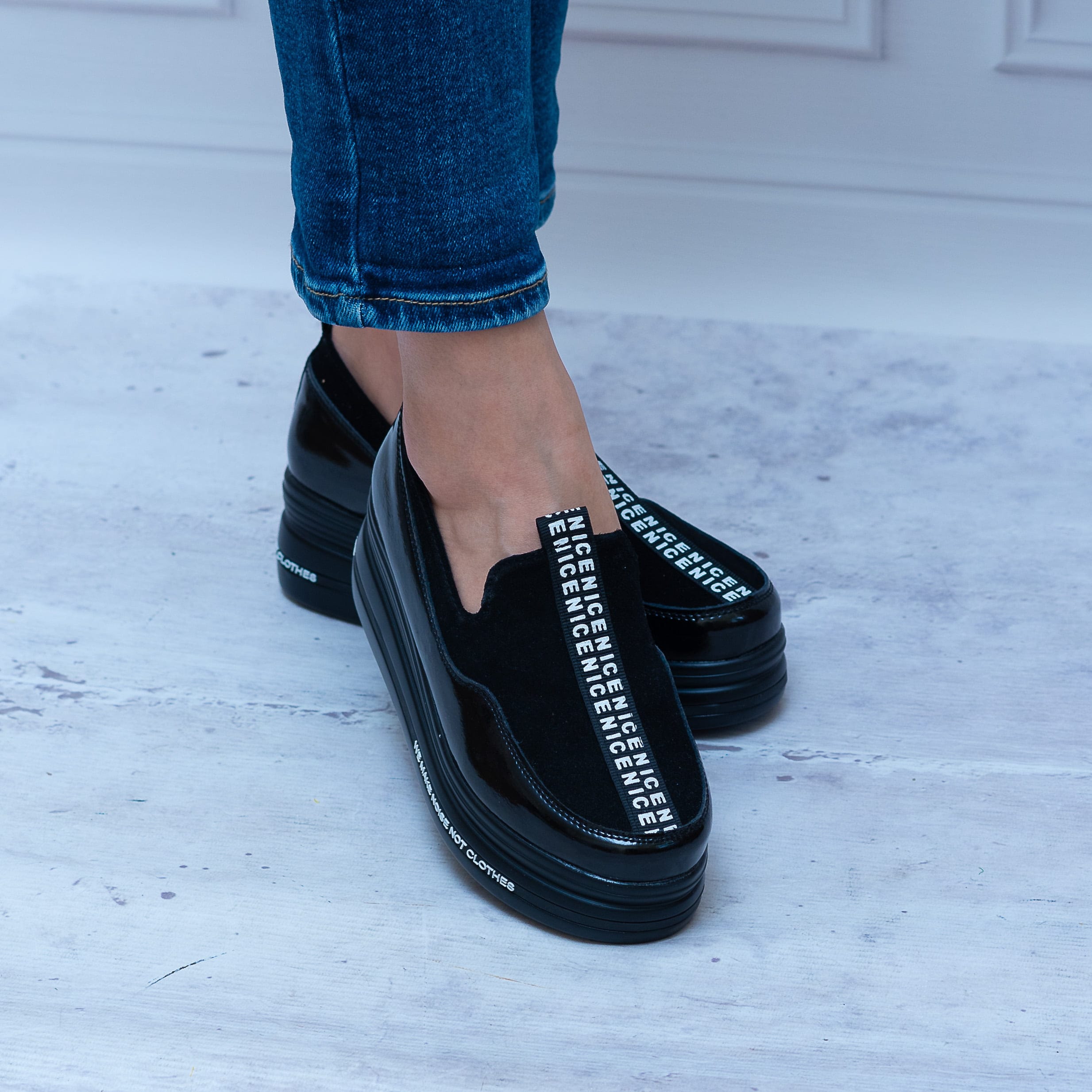 Pólbuty Damskie Na Grubej Podeszwie Czarne W21-110 BLK Wygodne Buty - Na lato