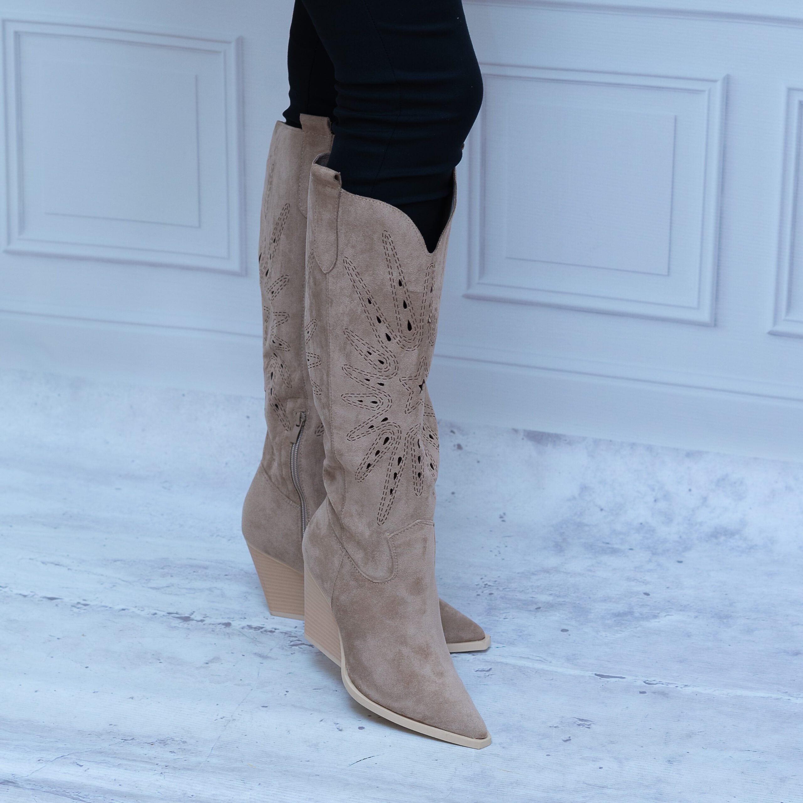 Kozaki Zamszowe Ażurowe Khaki – Wygodne Buty Na Jesień 40 - Na lato