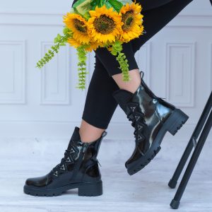 Czarne Trepy Damskie – Wygodne Buty Na Jesień