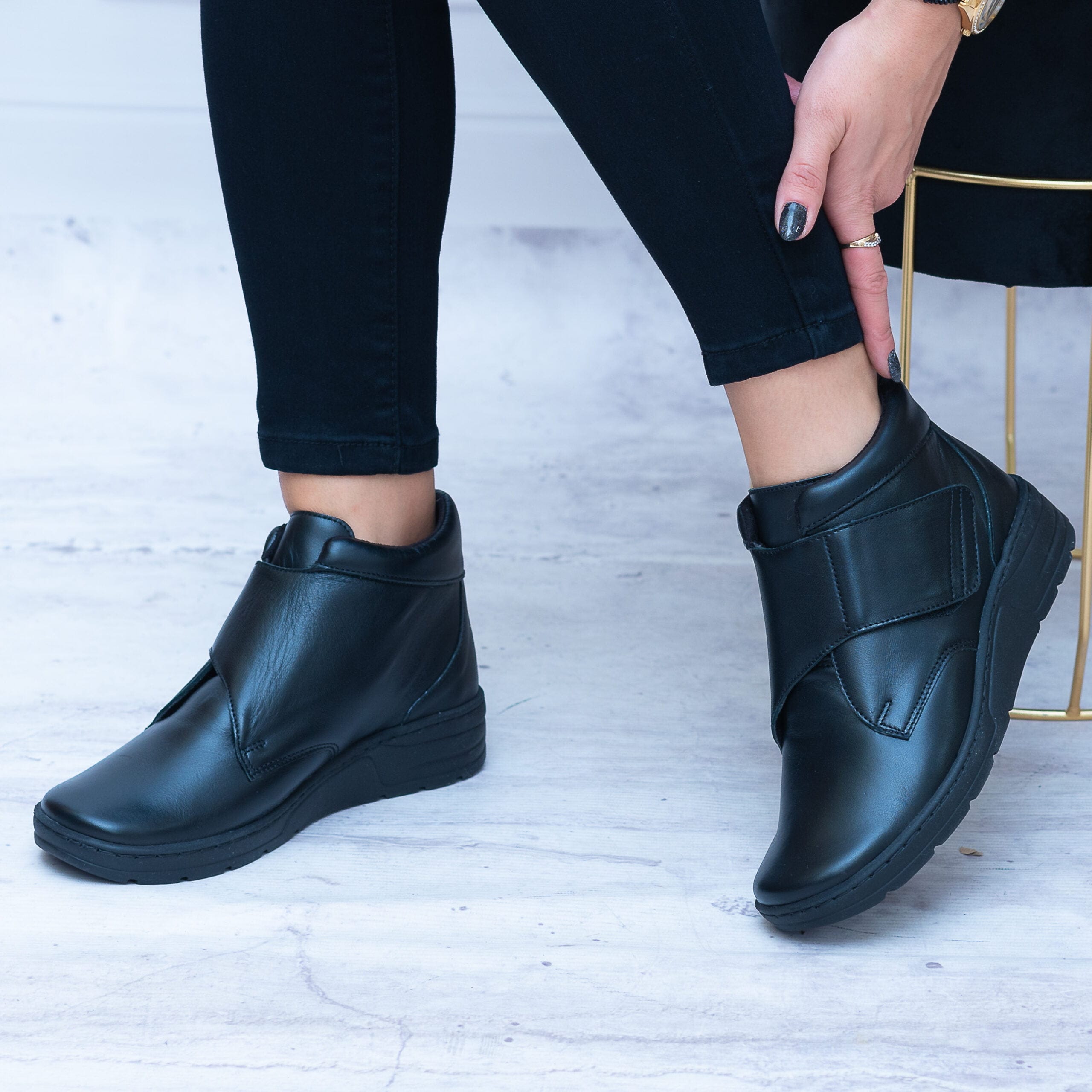 Wygodne Buty Skórzane Wasak – Czarne Buty Damskie Skórzane - Styl casualowy
