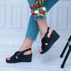 Sandały na Koturnie Sokolski IZM-IK177-BLK Czarne Skóra Wygodne Buty