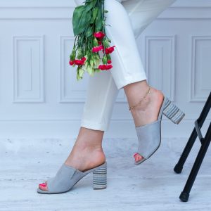 Klapki Zamszowe Sokolski – Wsuwane Buty Na Lato – SK L20-11 Grey