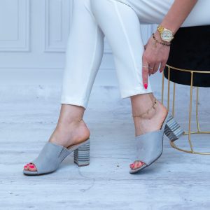 Klapki Zamszowe Sokolski – Wsuwane Buty Na Lato – SK L20-11 Grey - Styl elegancki