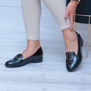 Czarne Mokasyny Damskie Lakierowane – Modne Buty Damskie