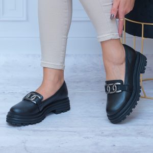 Czarne Półbuty Na Grubej Podeszwie – Modne Buty Na Jesień