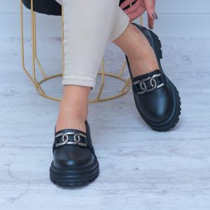 Czarne Półbuty Na Grubej Podeszwie – Modne Buty Na Jesień - Styl klasyczny