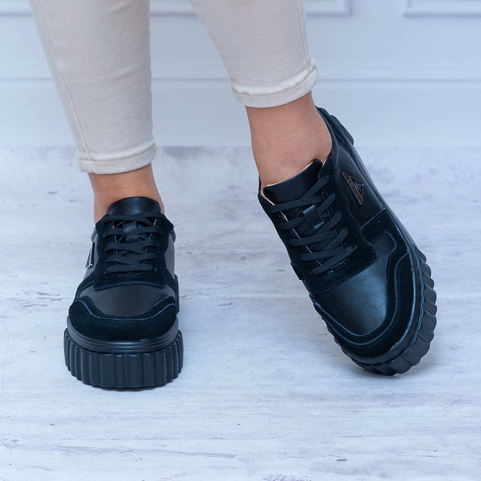Buty Sportowe Czarne Damskie Modne Buty Na Jesień - Do spodni