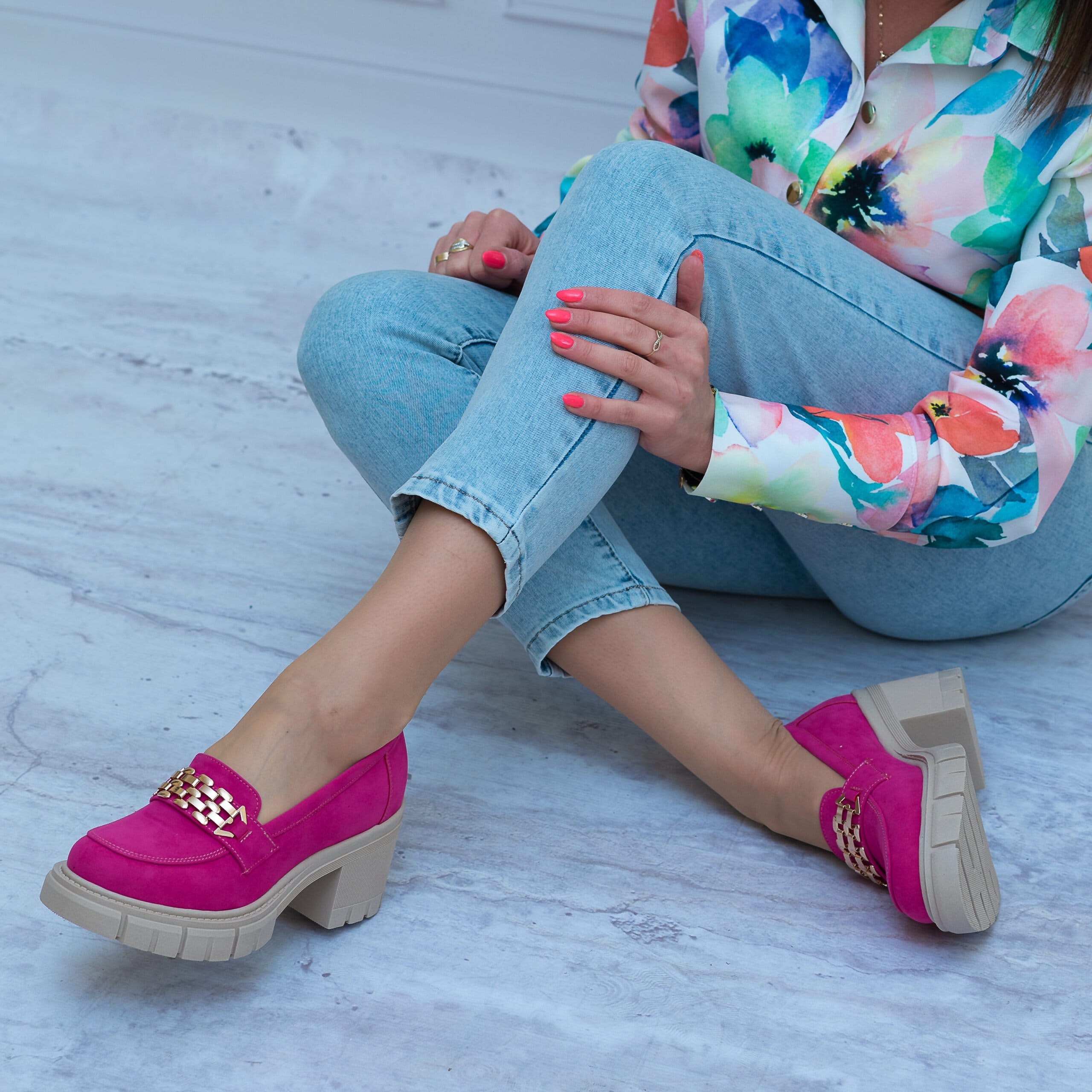 Mokasyny Fuchsja FOR BUT 016 - Styl casualowy