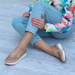Półbuty Skóra Sokolski IZM VU85LAS BEIGE - Styl casualowy