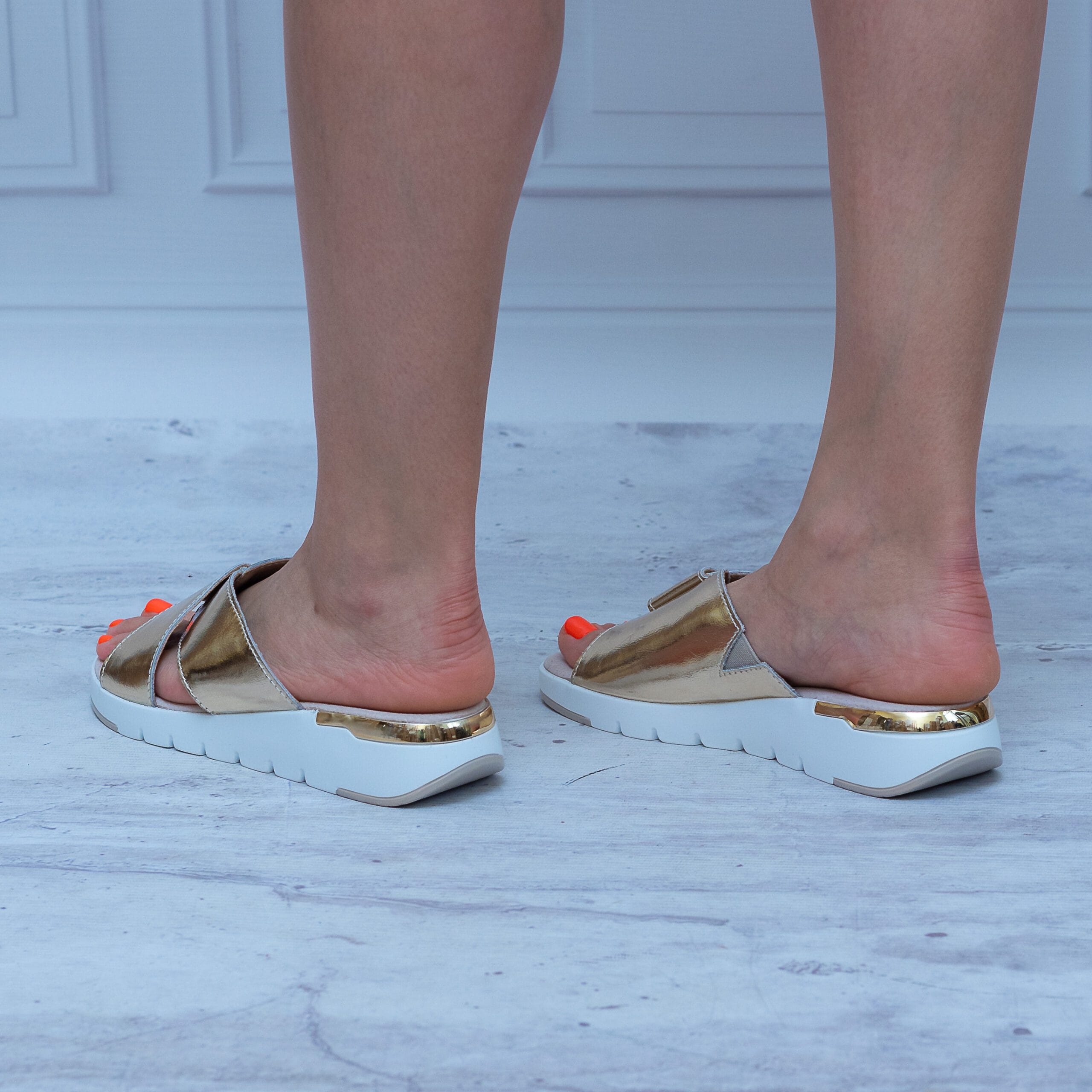 Wygodne Klapki Damskie S.Barski AL22469 GOLD - Styl casualowy