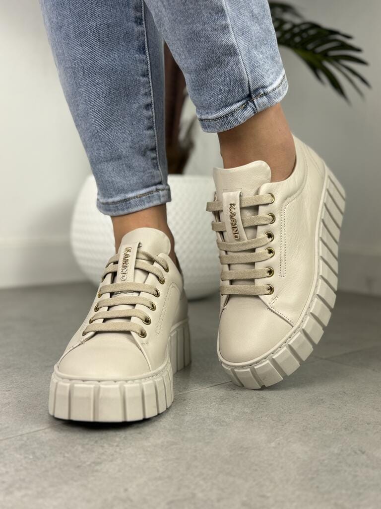 Sneakersy skórzane beż KARINO 4189/119-P – Skórzane buty damskie - Do spodni