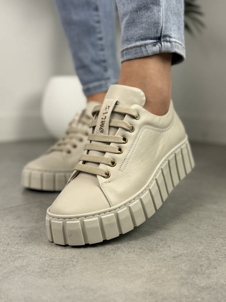 Sneakersy skórzane beż KARINO 4189/119-P – Skórzane buty damskie - Styl miejski