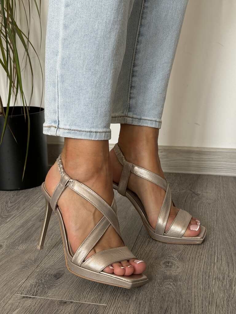 Sandały Damskie KARINO – 4677/074-P Złoty Skóra Lico – Wygodne Buty - Styl elegancki