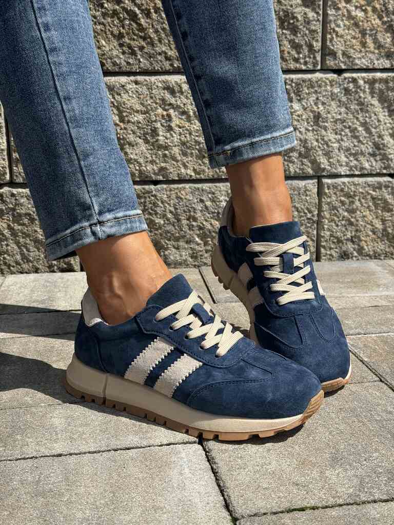 Skórzane sneakersy damskie granatowe zamszowe Goodin LX1080D - Styl klasyczny