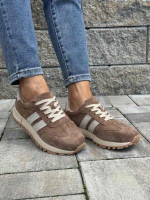 Skórzane sneakersy damskie beżowe zamszowe Goodin LX1080D - Styl klasyczny