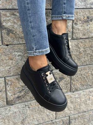 Czarne sneakersy damskie na platformie ze skóry CAMBELL 25-00603 - Styl klasyczny