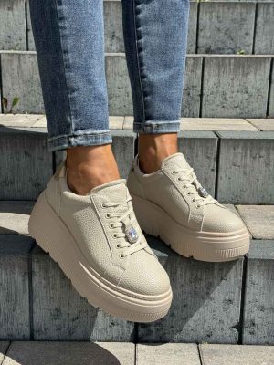 Beżowe sneakersy damskie na platformie ze skóry CAMBELL 25-00638 - Na wiosnę
