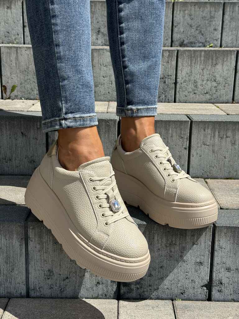 Beżowe sneakersy damskie na platformie ze skóry CAMBELL 25-00638 - Na wiosnę