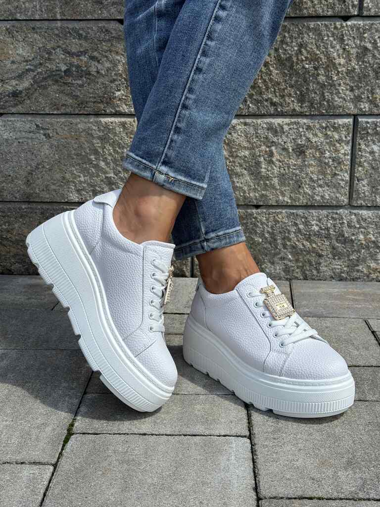 Białe sneakersy damskie na platformie ze skóry CAMBELL 25-00603 - Na lato