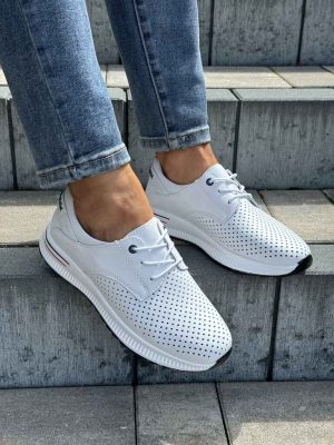 Białe sneakersy skórzane damskie Filippo DP6022 - Na lato