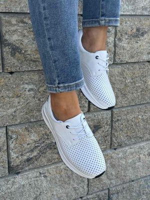 Białe sneakersy skórzane damskie Filippo DP6022 - Styl klasyczny