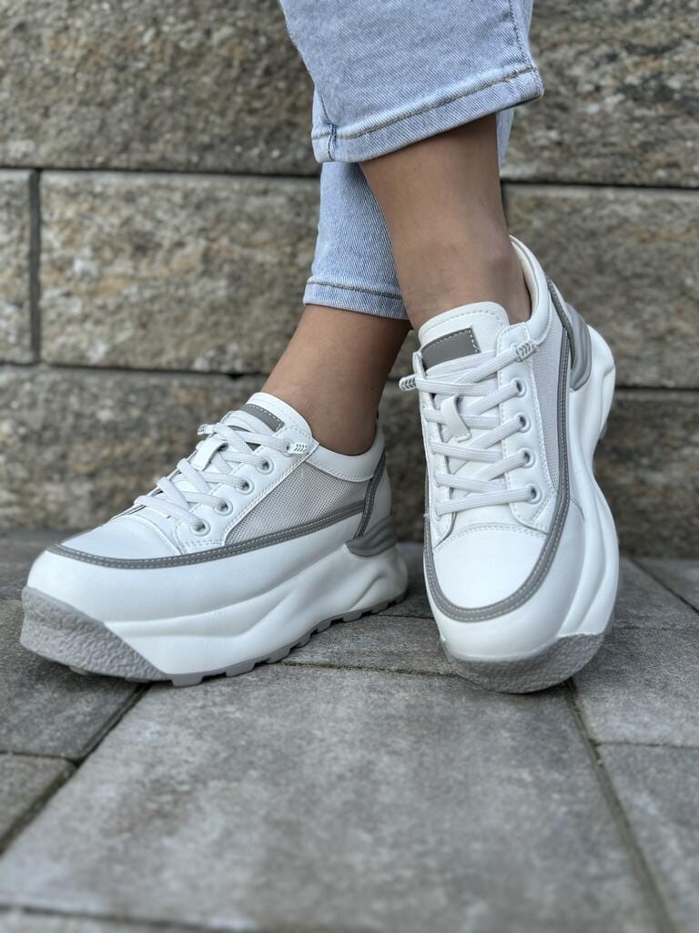 Sneakersy skórzane damskie – Wygodne buty sportowe na grubej podeszwie białe T.Sokolski - Styl sportowy