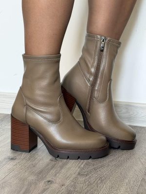 Botki damskie na słupku z zamkiem Potocki 12419 Khaki - Na jesień