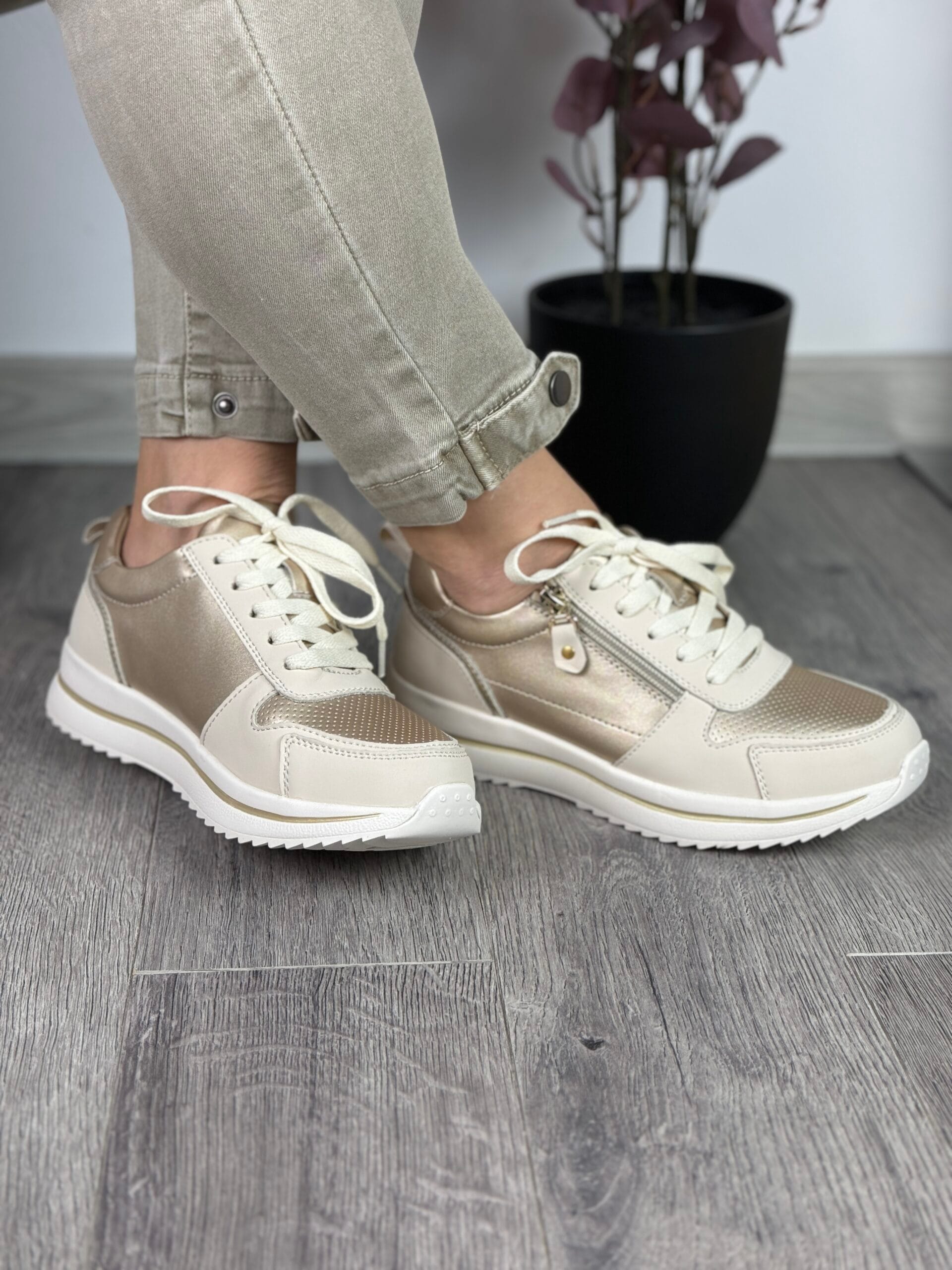 Beżowe skórzane sneakersy damskie Sergio Leone SP-116 - Na wiosnę