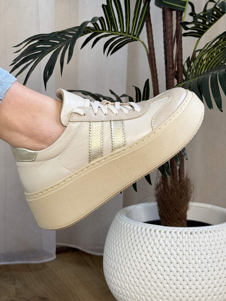 Beżowe sneakersy damskie GALANT 4032 półbuty sportowe skórzane na platformie - Do sukienki