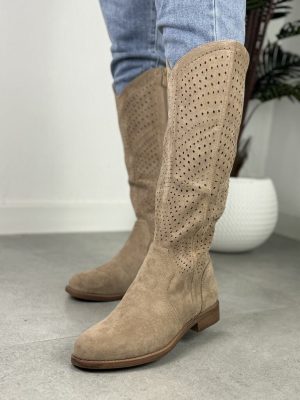 Beżowe kozaki ażurowe na niskim obcasie – Modne Buty na S. Barski - Na wiosnę