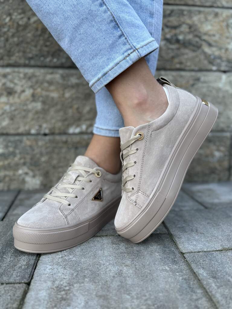 Beżowe skórzane buty na platformie – Wygodne buty sportowe na grubej podeszwie Filippo DP3533/24 - Na wiosnę