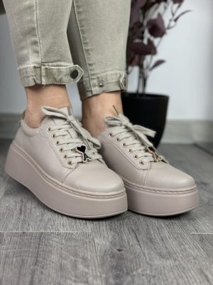 Skórzane sneakersy damskie beżowe na platformie 66700 Vinceza - Styl klasyczny