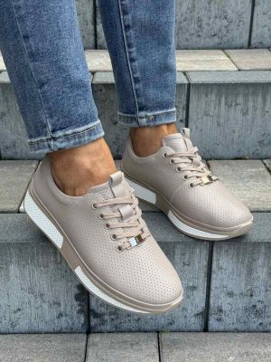 Skórzane beżowe sneakersy damskie Filippo DP6740 - Styl casualowy