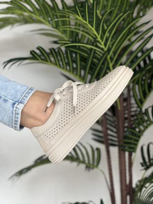 Skórzane beżowe sneakersy damskie T.Sokolski OC W25-45 - Na wiosnę