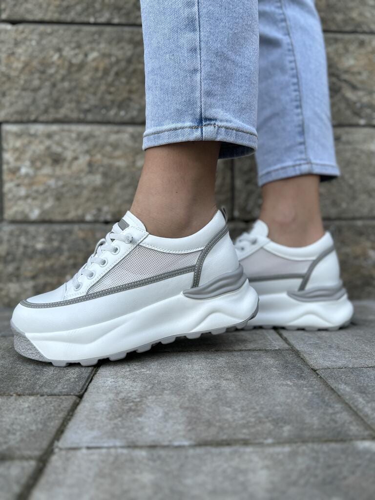 Sneakersy skórzane damskie – Wygodne buty sportowe na grubej podeszwie białe T.Sokolski - Styl komfortowy