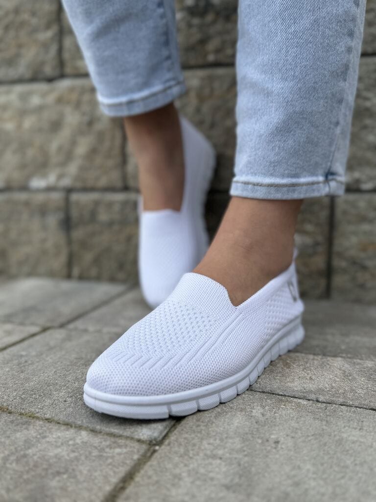 Białe tenisówki wsuwane damskie – Modne buty na każdą okazję Potocki - Na wiosnę