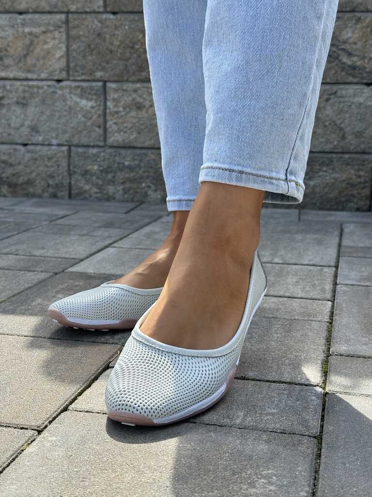 Białe skórzane baleriny damskie Filippo DP3681/22 - Styl smart casual