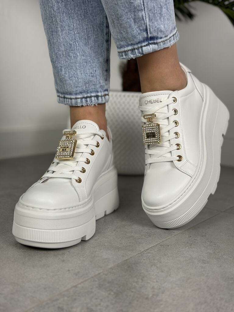 Modne sneakersy damskie białe – Wygodne buty na platformie Chebello - Styl sportowy