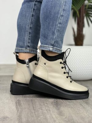 Skórzane beżowe botki damskie na platformie Filippo - Styl miejski