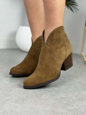 Rude botki na niskim obcasie – Botki damskie ze skóry Gamis - Styl casualowy
