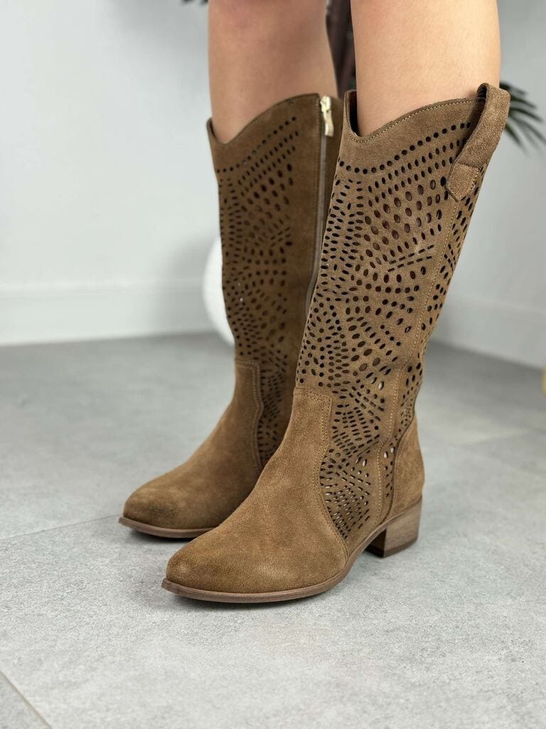 Brązowe Kozaki Na Niskim Obcasie – Skórzane Modne Buty Damskie - Styl retro