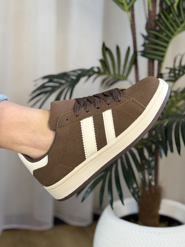 Brązowe buty damskie sportowe zamszowe 24037 - Do jeansów