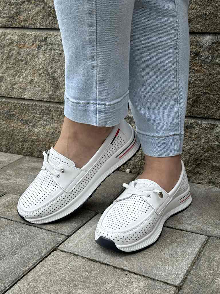 Ażurowe buty sportowe damskie skórzane T.Sokolski W25-647 biały - Na wiosnę